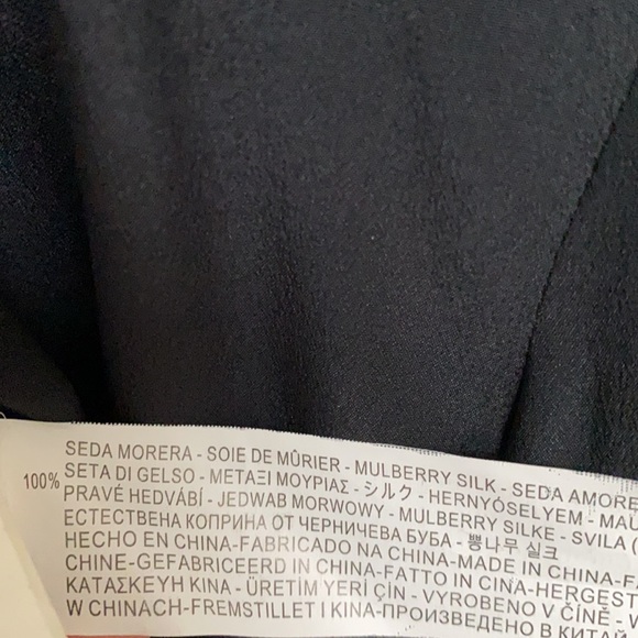 Gorgeous button up blouse by Zara - Picture 6 of 6